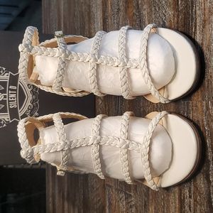 Silent D Size 40 heels